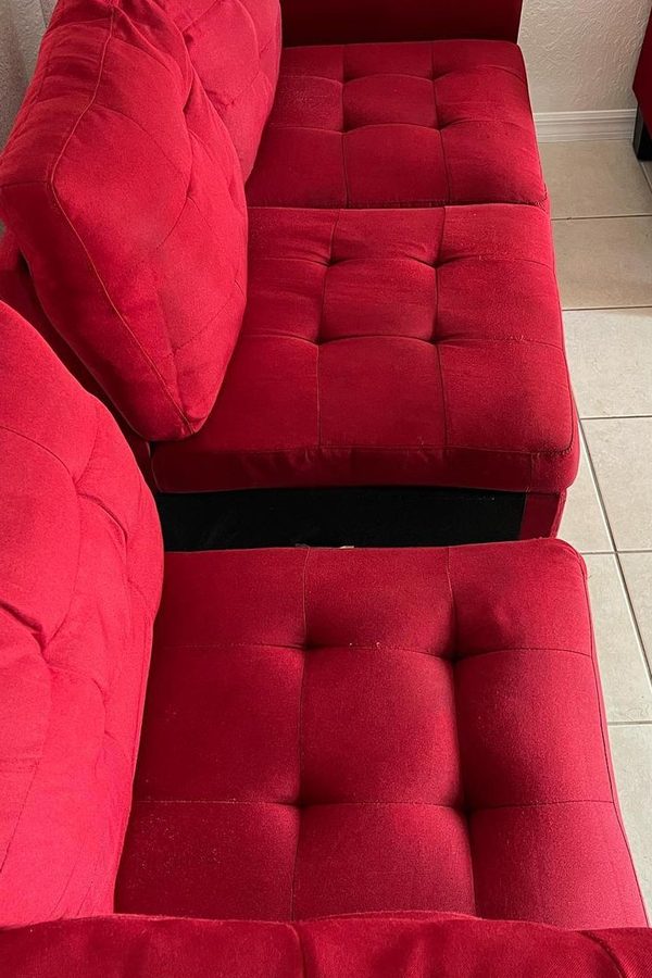 Canapé rouge propre après nettoyage — MyClean Rennes