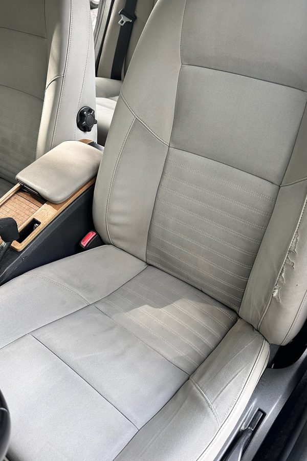 Siège auto beige propre après nettoyage — MyClean Rennes